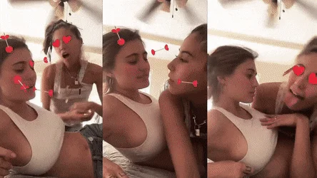 Lia GIF