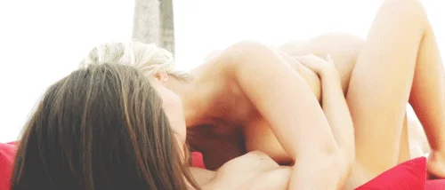 Bouncing lesbians sensual kissing niceass rubbing 16